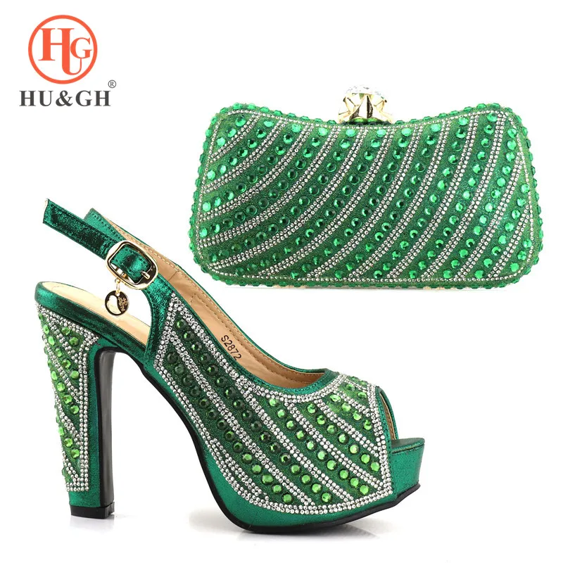 Новейшие итальянские женские черные туфли-лодочки и сумка в комплекте модная