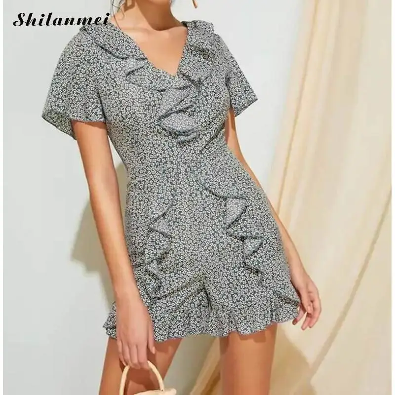 

2019 Beach Style Rompers Women Jumpsuits New Fashion Floral Printed Ruffle Short V Neck Playsuits Causal Summer Overalls Women