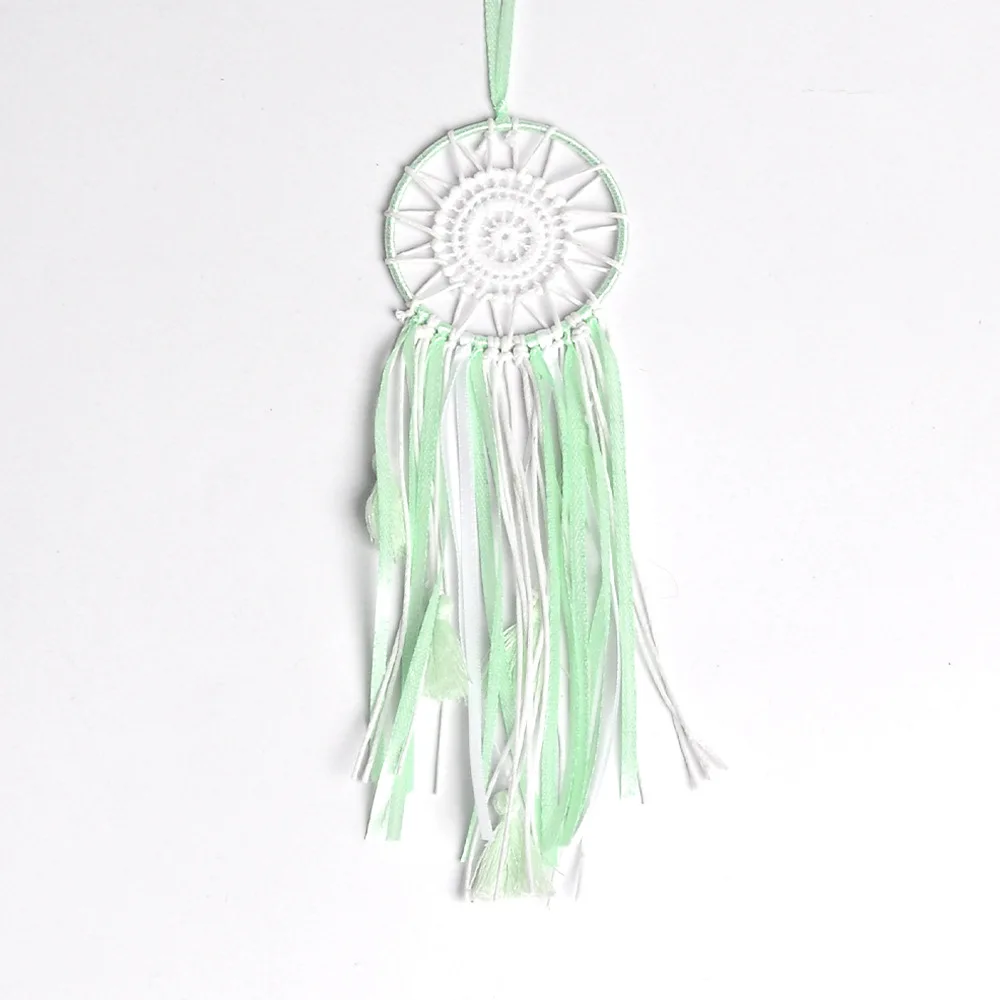 Доступно в трех вариантах оформления детской комнаты с градиентными кисточками |