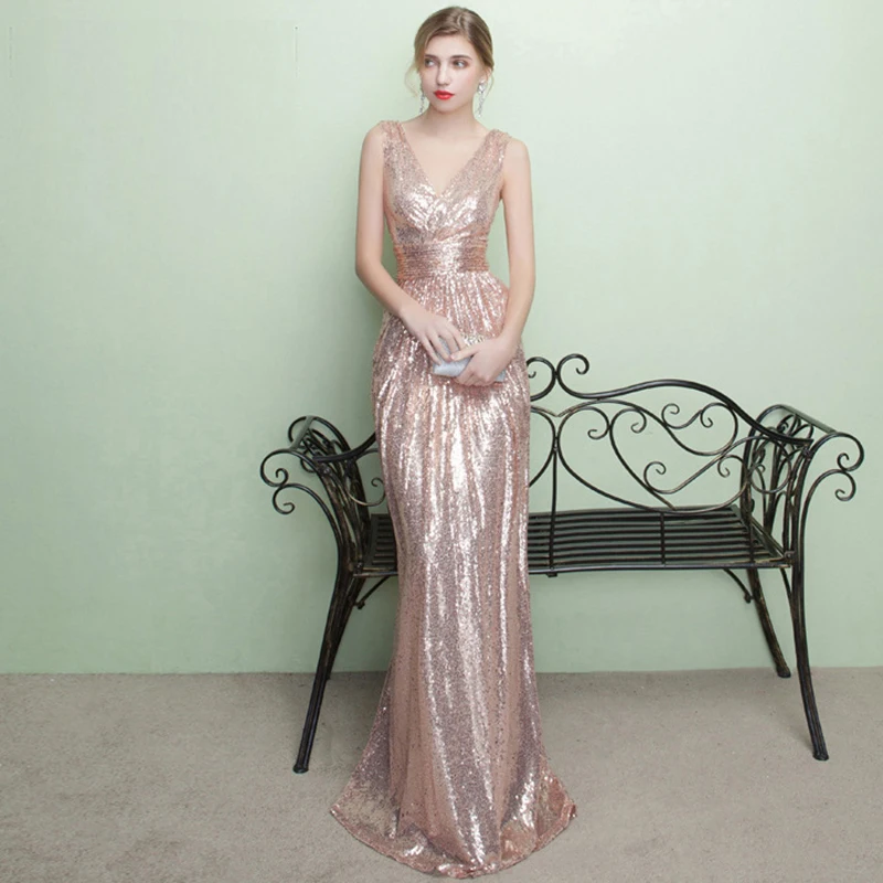 Женское платье без рукавов длинное вечернее с треугольным вырезом и