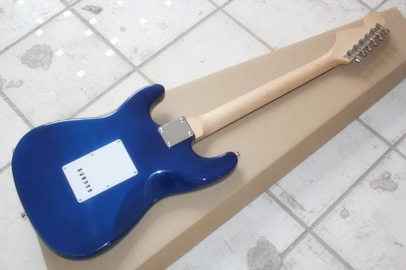 ST special electric guitar day black and blue color optional. | Спорт и развлечения