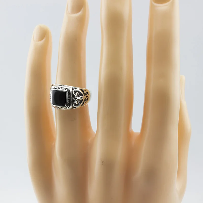 

EKUSTYEE Top Quality Simple Wedding Rings For Women Fashion Jewelry Gothic Vintage Statement Rings Men Jewelry Factory Price