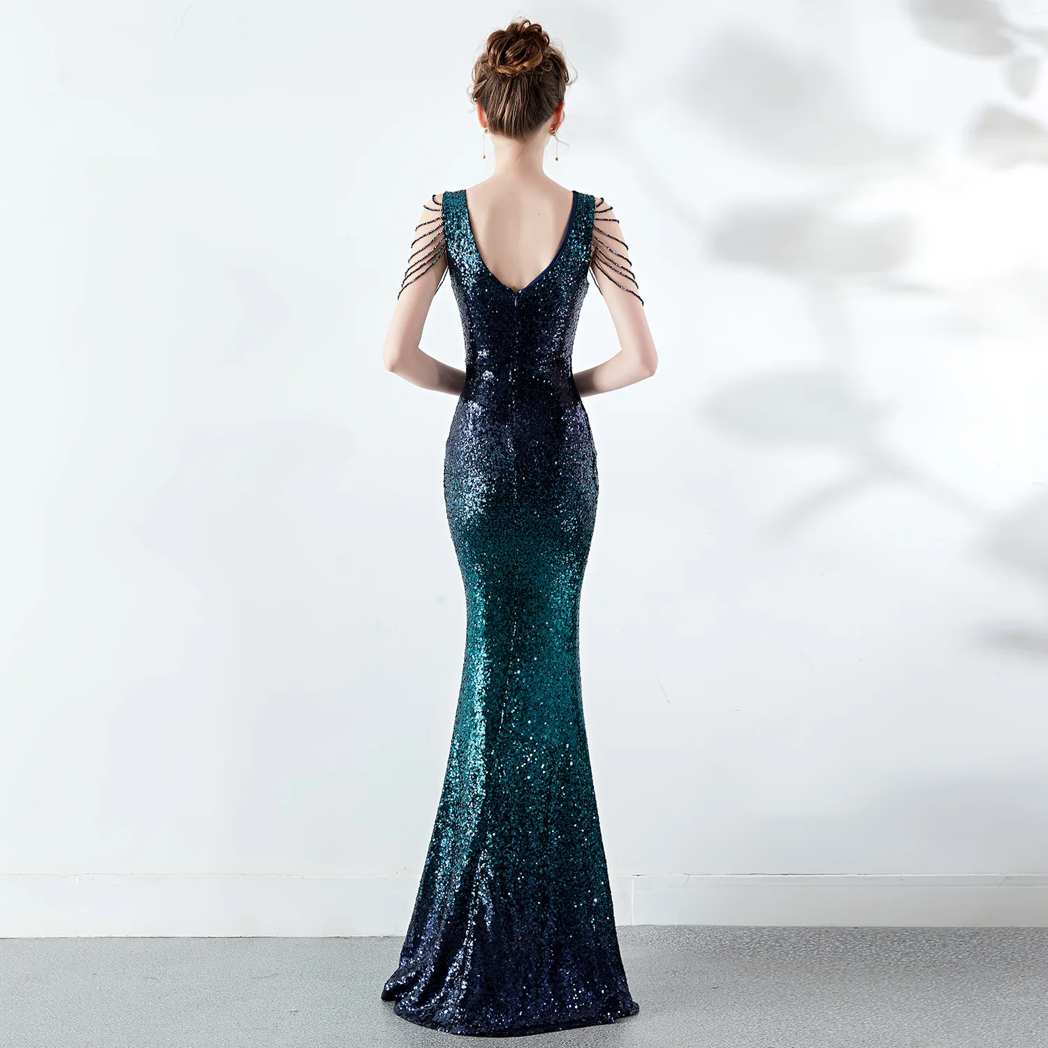 Сексуальное зеленое элегантное вечернее длинное платье с v-образным вырезом без