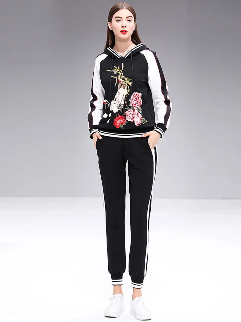 Women's Runway Twinsets Hooded Collar Long Sleeves Embroidery Hoodies with Striped Pants Fashion Two Piece Sets | Женская одежда