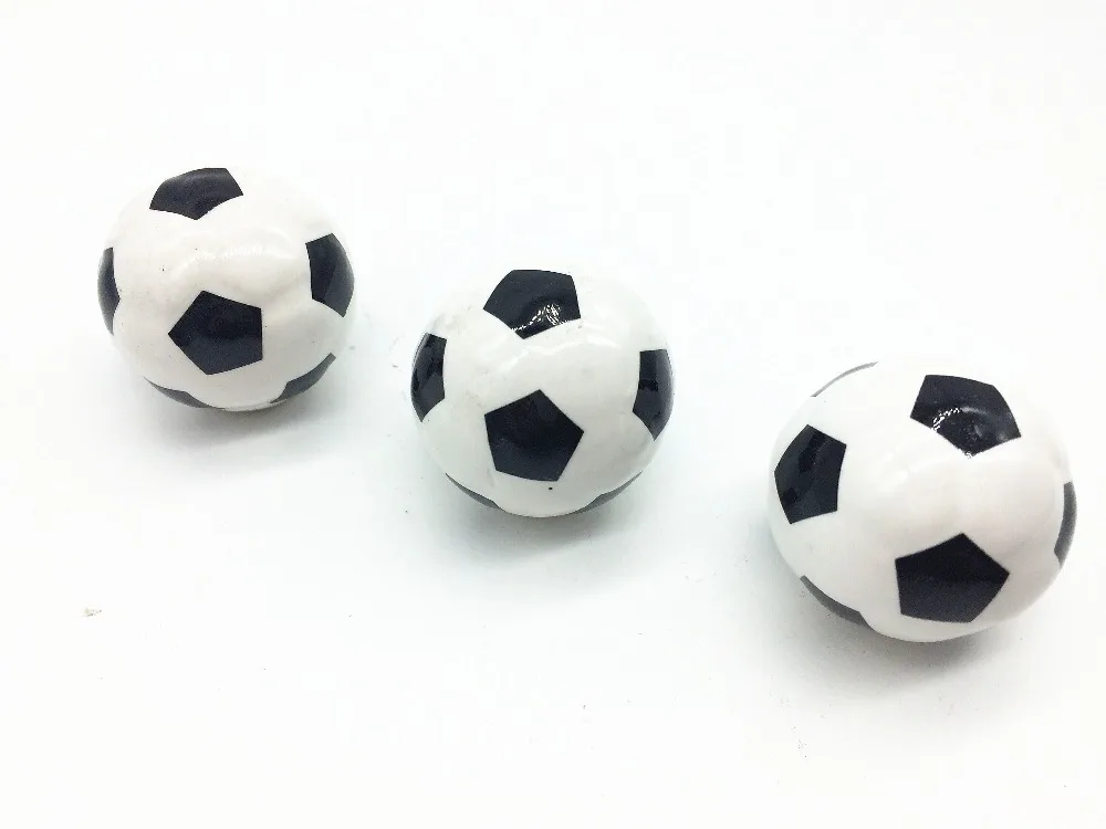 Керамическая ручка для детской комнаты в форме футбольного мяча с рисунком виде