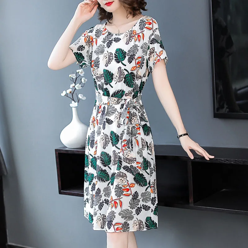 Элегантное женское платье размера плюс с круглым вырезом и коротким рукавом