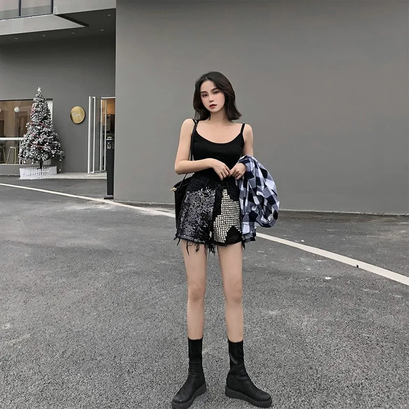 Шорты женские джинсовые с заклепками модные повседневные рваные джинсы в стиле