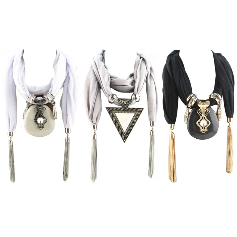 Женский шарф с кисточками в этническом стиле зимний мягкий подвеской из камня и