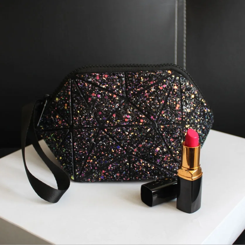 Косметичка на молнии с блестками и геометрическим рисунком женская светящаяся