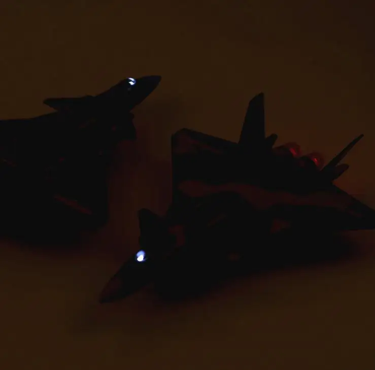 1: 72 Вытяните назад военная модель из сплава высокая имитация J20 игрушек со звуком