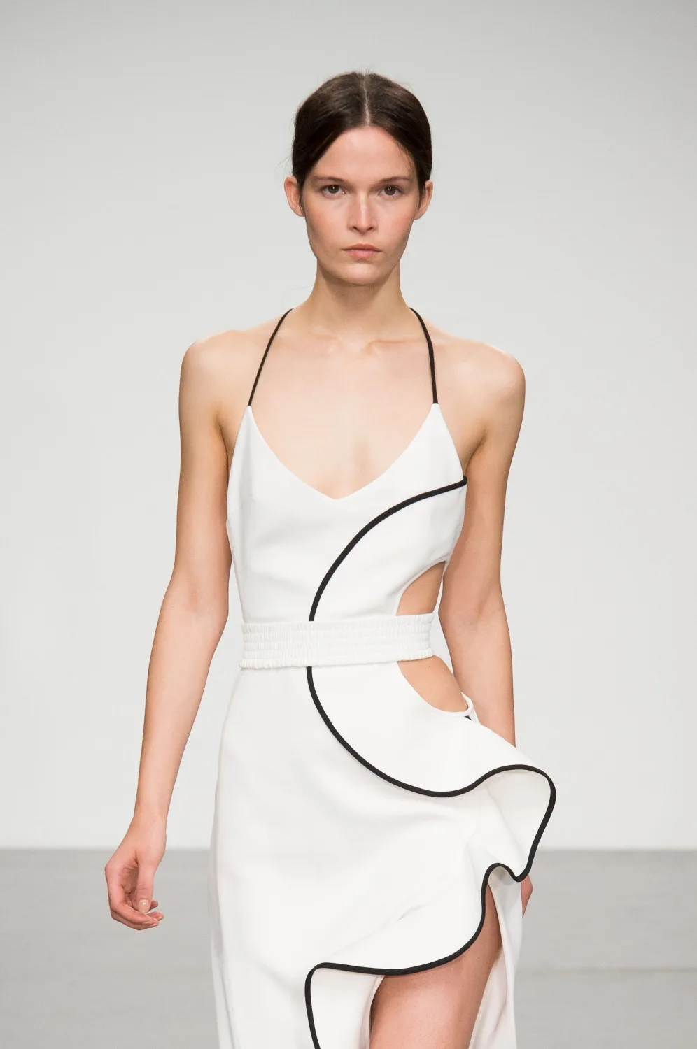 Летние женские Белый Черный оборками вырезать Бандажное платье на бретельках