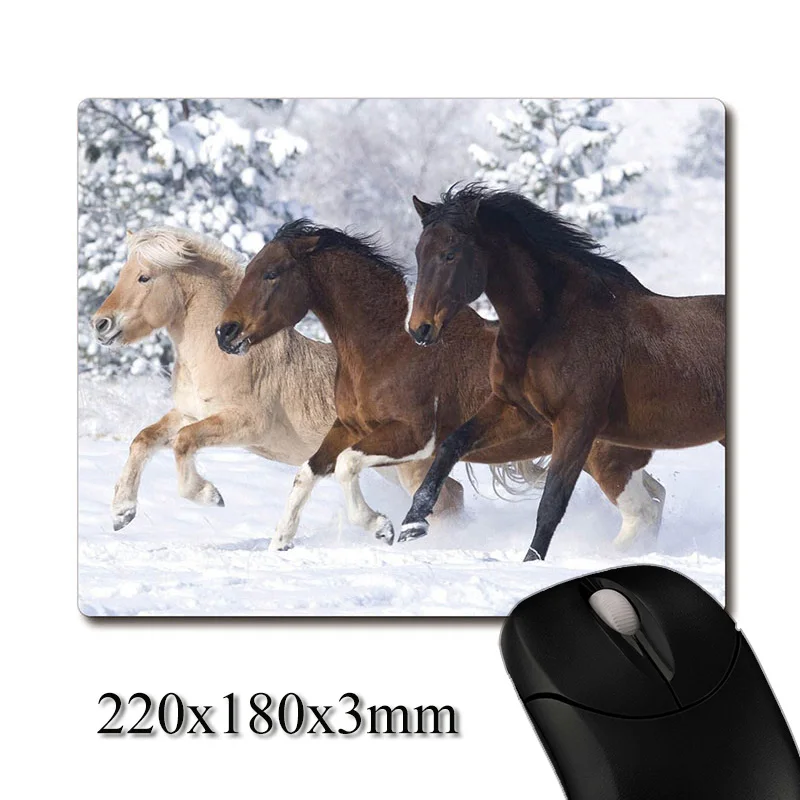 Коврик для мыши с принтом лошадей бегущих по снегу тяжелые тканые