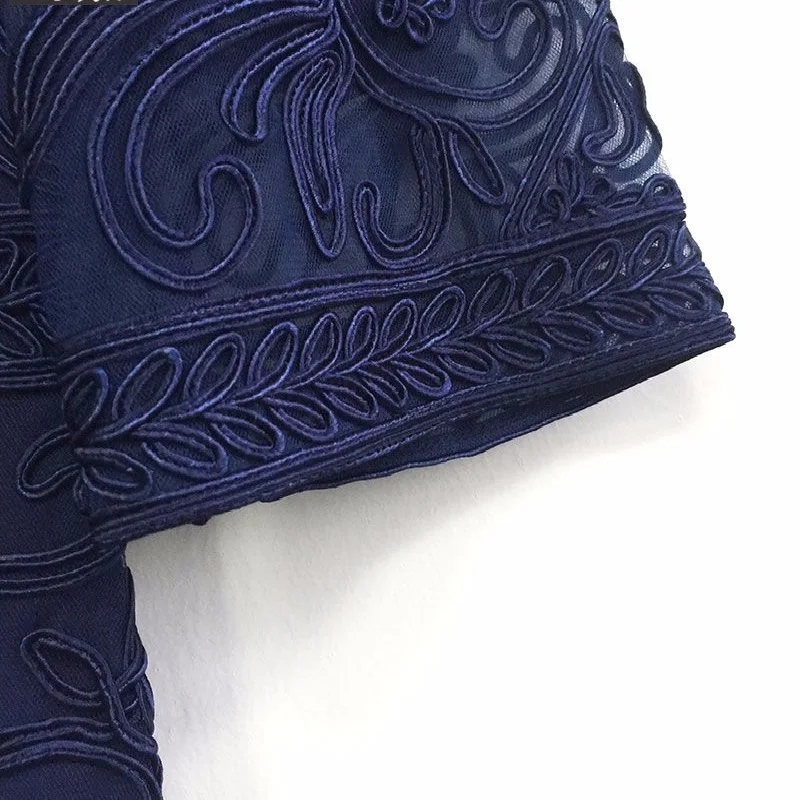 Женское облегающее платье футляр с круглым вырезом вышивкой крючком|dress