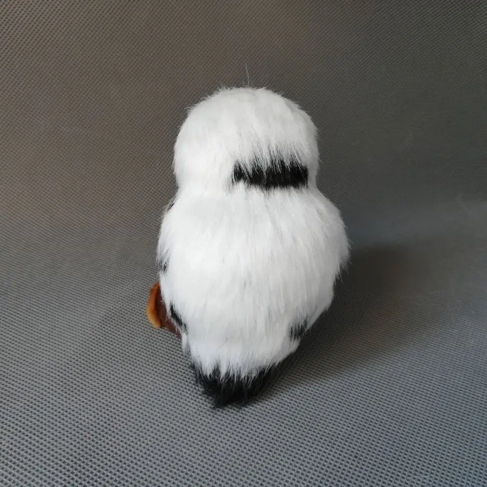 Модель из полиэтилена и меха совы на дереве 12x9 см Игрушечная модель для домашнего