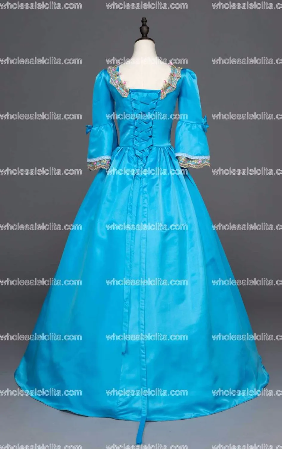 Небесно голубого цвета в готическом стиле платье викторианском эпохи Ренессанс