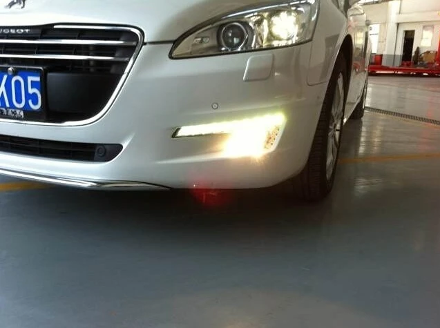 Светодиодные противотуманные фары светильник с желтым указатели поворота для