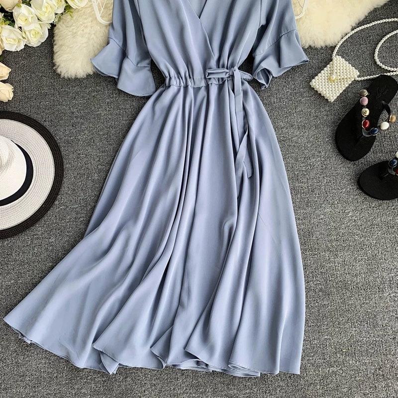 Женское шифоновое платье с V-образным вырезом и расклешенными рукавами | Женская