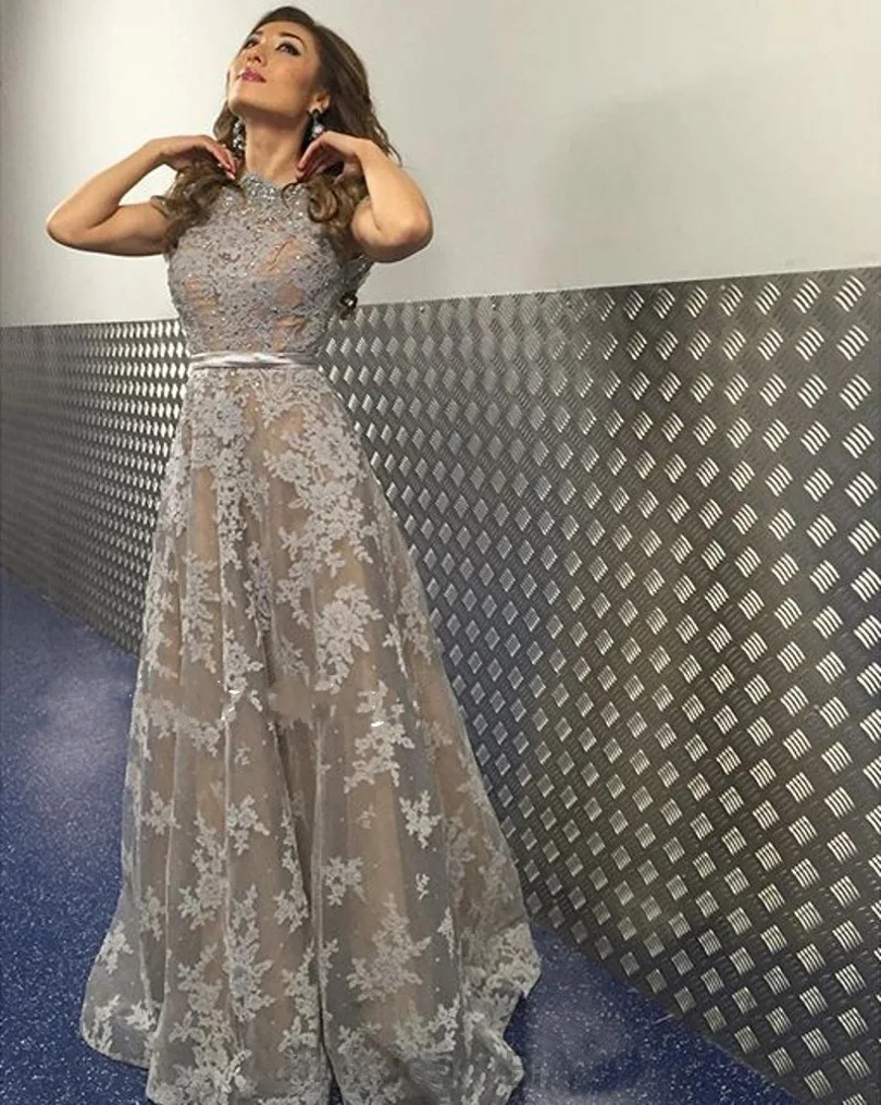 Мода Серый С Коротким Рукавом Кружева-line Пром Платья Высокая Шея Вечернее Платье