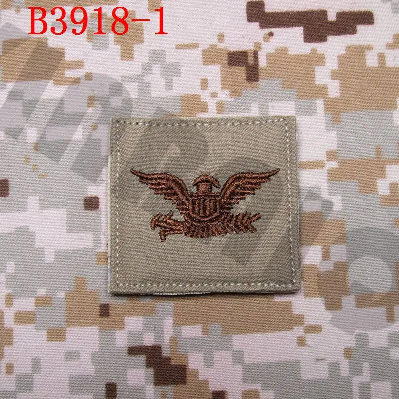 B3918 Вышивка патч Тан фон загар дизайн U. S. АРМИИ ЗВАНИЕ армейский крючок на спине - Цвет: B3918