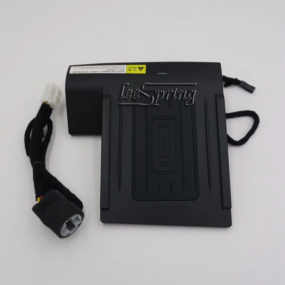 

Car Wireless Charger Special for Volkswagen VW Golf 7