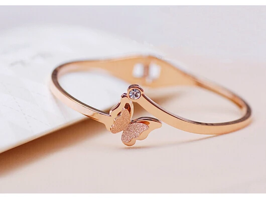 Матовый бабочка розового золота со стразами Эластичность браслет Titanium стальной