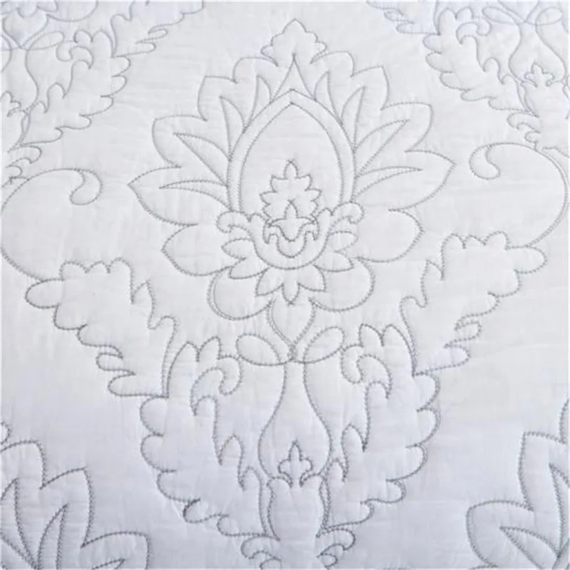 Стеганое покрывало с вышивкой из 100% хлопка серого и белого цвета для кровати