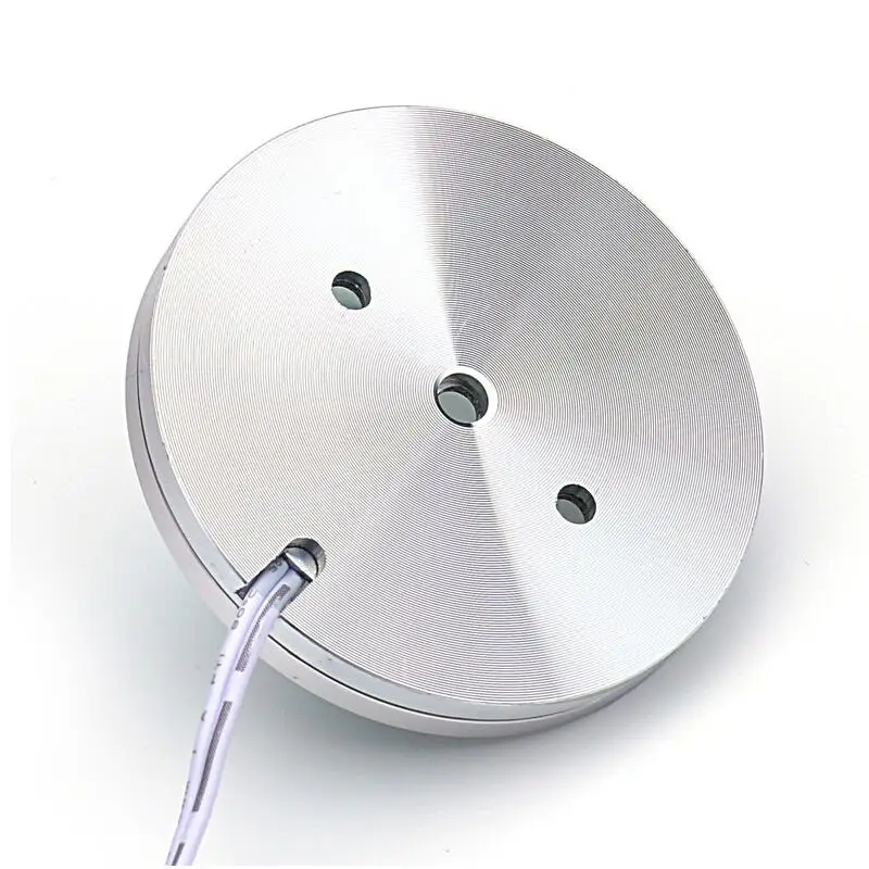 Светодиодный светильник с пультом дистанционного управления и регулируемой