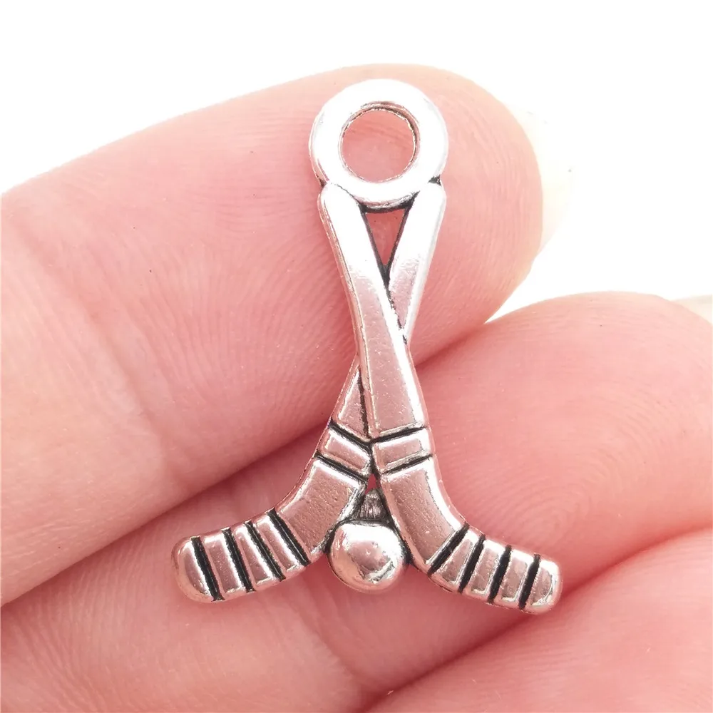 Оптом 30 цинковый сплав Спортивная Тема хоккейная клюшка амулеты античные