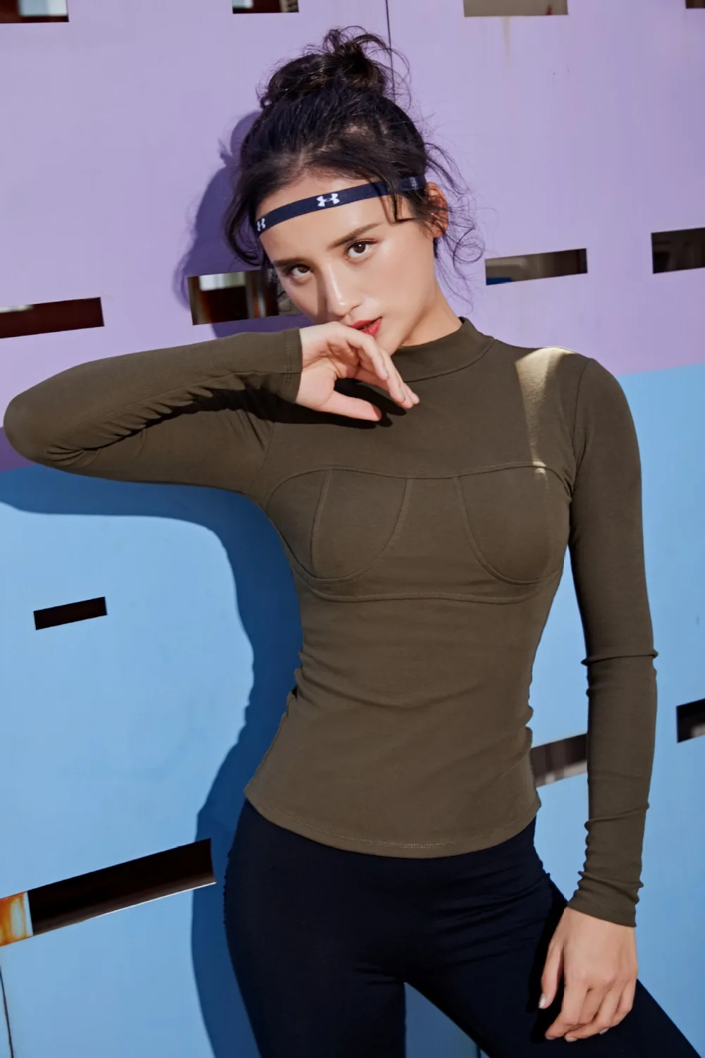 Высокая эластичная стойка воротник фитнес женские рубашки для иоги Slim Fit пуш-ап для бега Спортивная Джерси с длинными рукавами Спортивная одежда