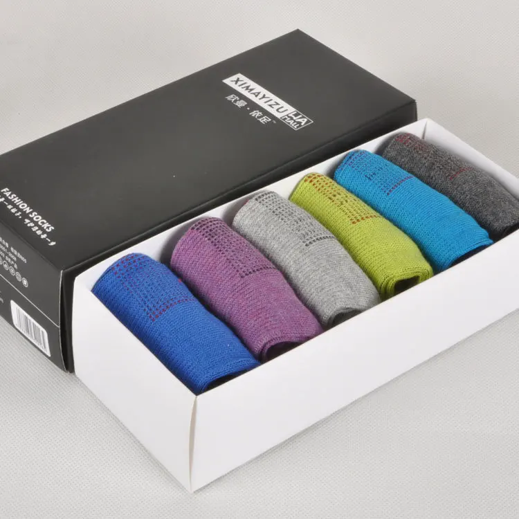 Men's socks and a folk style gift box box. | Тематическая одежда и униформа