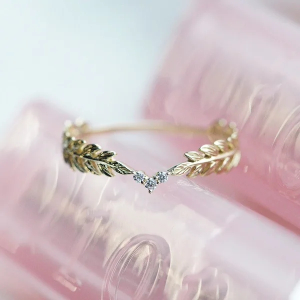 

Stylish Fashion Women Rings Finger Romantic Plant Jewelry Gold Color White Mini Rhinestone Crystal Wedding Party Ringe 5-10 Size
