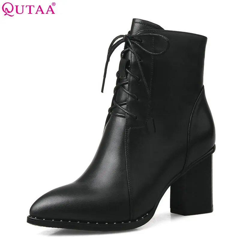 Женские ботинки на шнуровке QUTAA черные однотонные из натуральной кожи и