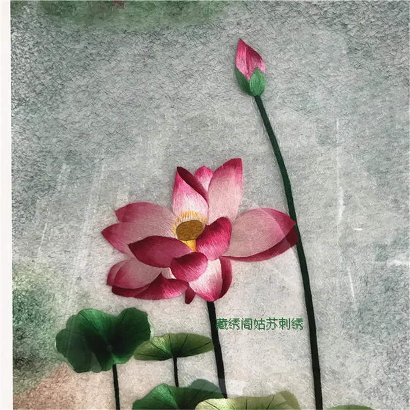

Suzhou embroidery finished product pure hand-embroidered 2-4 silk Boutique living room painting