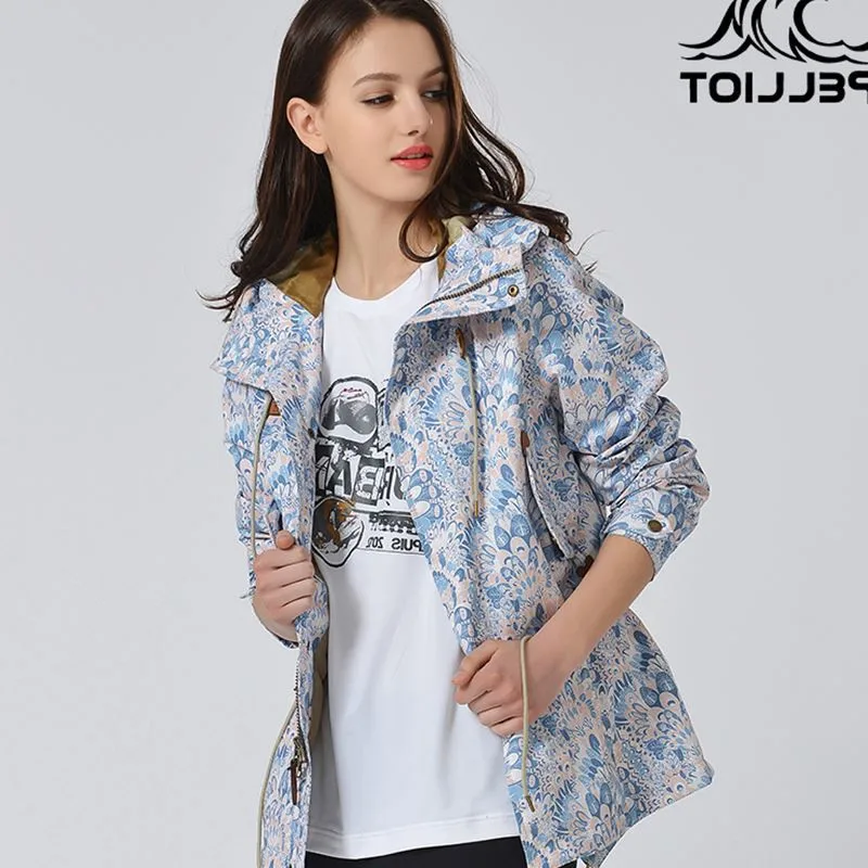 

Free Shipping Outdoor Soft Shell Assault Clothing Women's Printing Sports Jacket, Warm Spring And Autumn Fleece Soft Shell Cloth