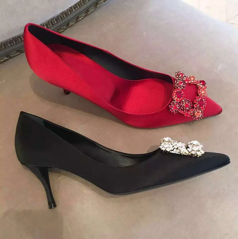 Mujeres Zapatos элегантные шелковые Для женщин женские туфли-лодочки высокий каблук s стразы цветок свадебные туфли носок высокий каблук обувь на шпильке; высокий каблук