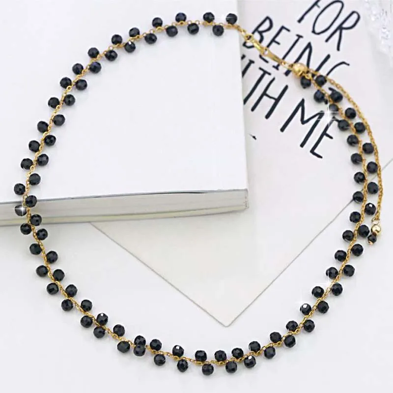 Ожерелье чокер женское с черным кристаллом и белым жемчугом Элегантная короткая