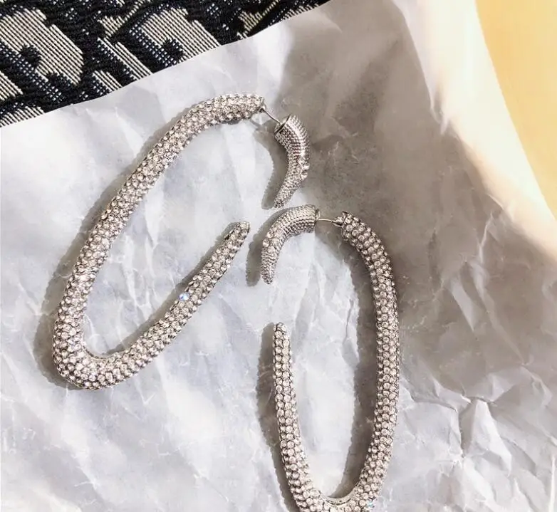 Королева веер полый драгоценный камень полые бумажные клипсы форма серьги личности блестящие стразы серьги аксессуары