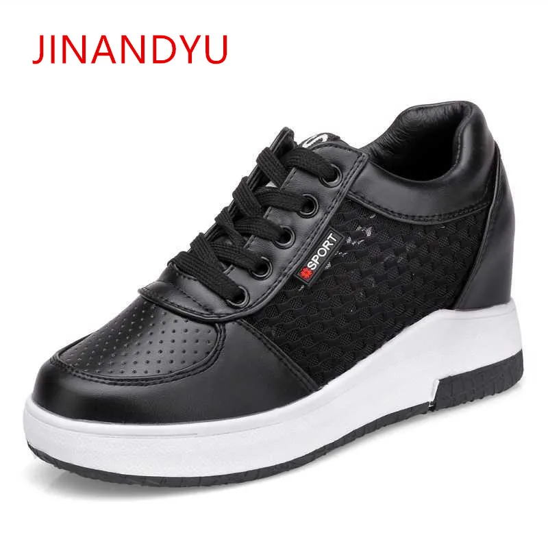 Женские повседневные кроссовки на танкетке 6 см черные белые платформе