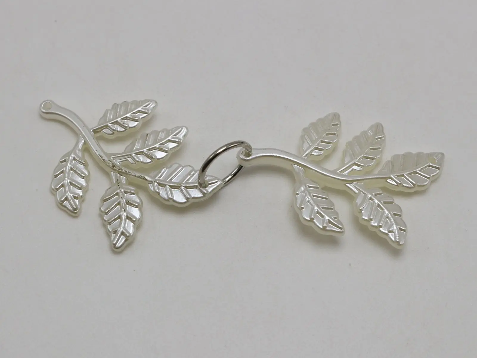 50 слоновой кости акриловые жемчужные листья соединитель для бисера Ссылка Шарм 40