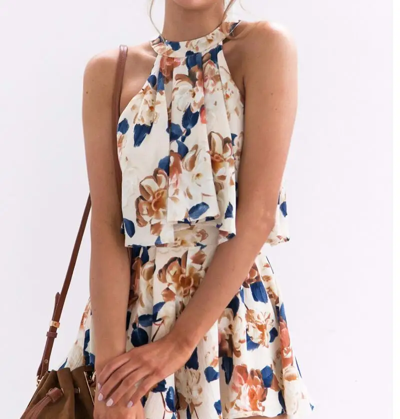 Элегантный шифоновый комбинезон с цветочным принтом и рюшами на бретельках