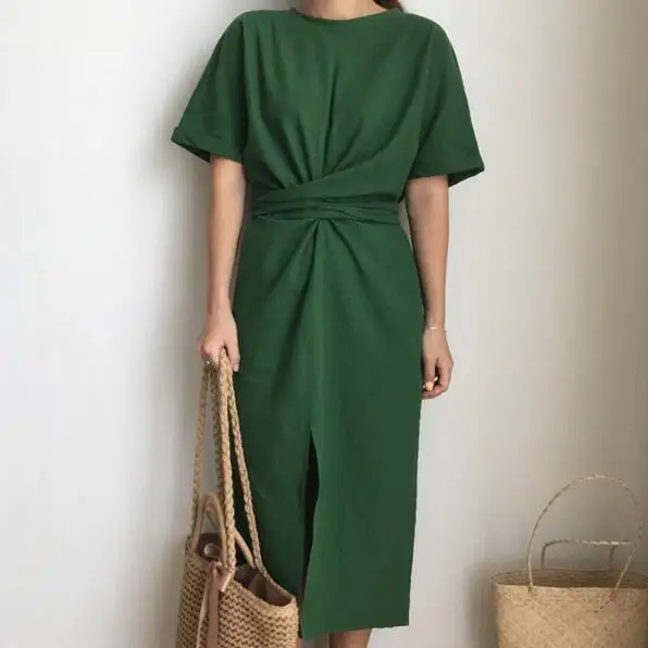 Женское приталенное пляжное платье однотонное офисное с коротким рукавом