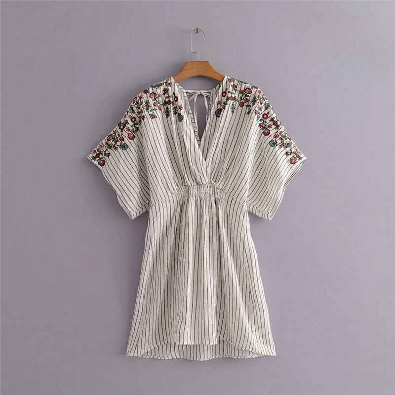 2018 Новое поступление вышитые цветочные женское платье Стиль мини Высокое