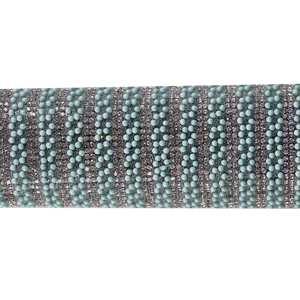 1 лист светло-зеленых наклеек с помощью утюга для горячей фиксации мотив стразы