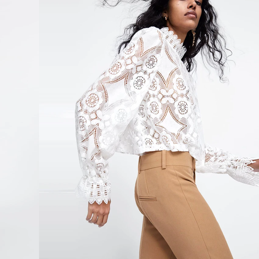 Женские кружевные блузки с рукавами-лепестками белые круглым вырезом