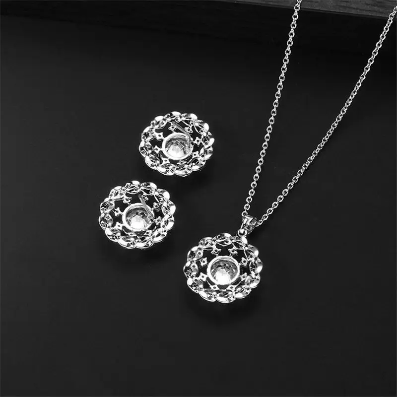 Комплект из колье и серёг гипоаллергенного циркона