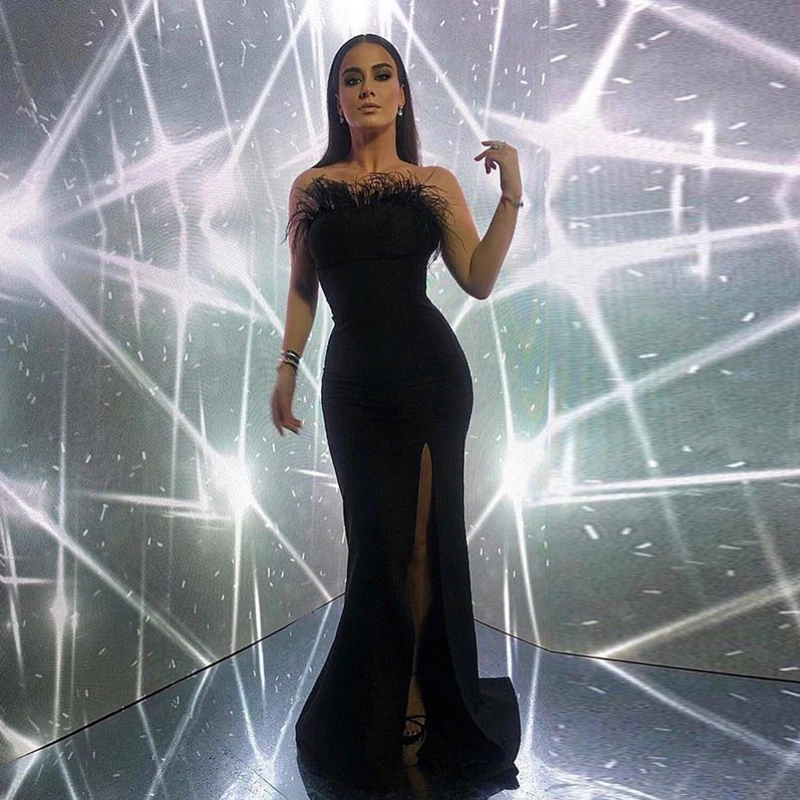 Черное кожаное платье без бретелек облегающее вечернее с раздельными передними