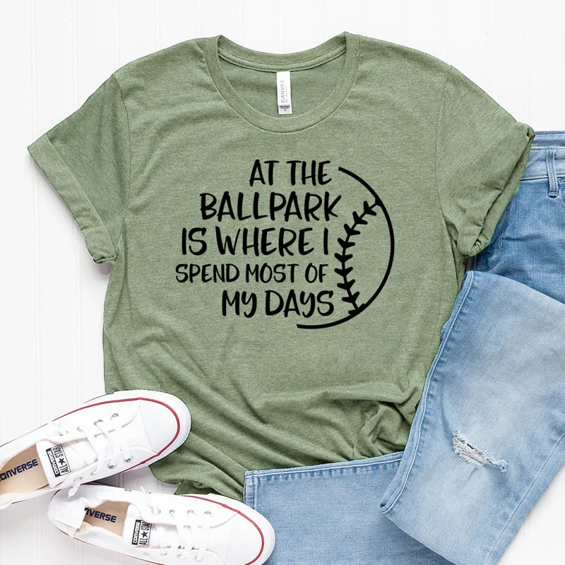 В Ballpark где я провожу большую часть дней футболка унисекс Женская графическая