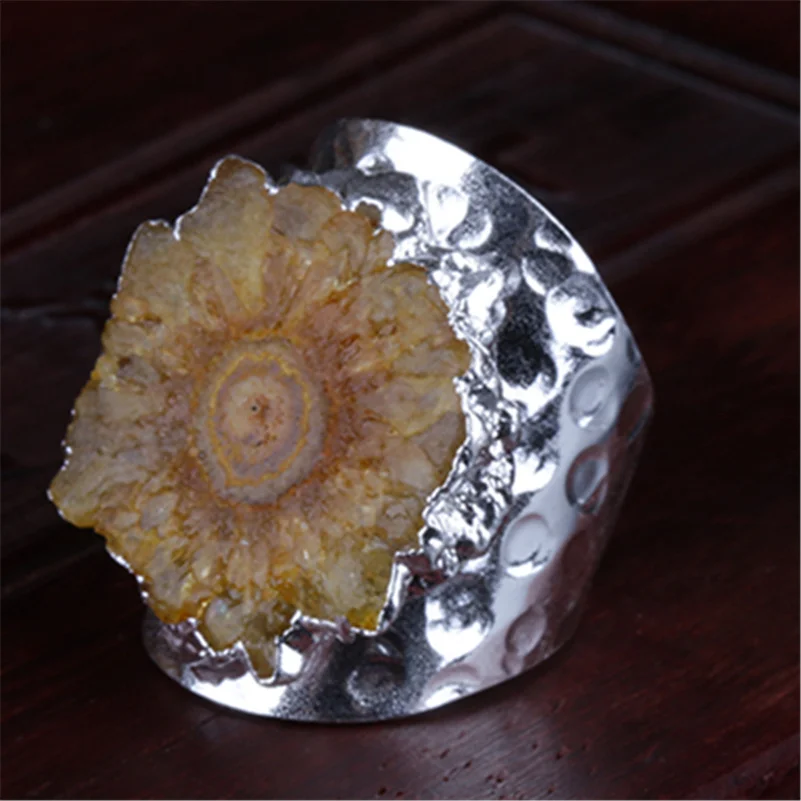 Отполированный желтый жеодовый кристалл камень кусочек бусины очаровательное