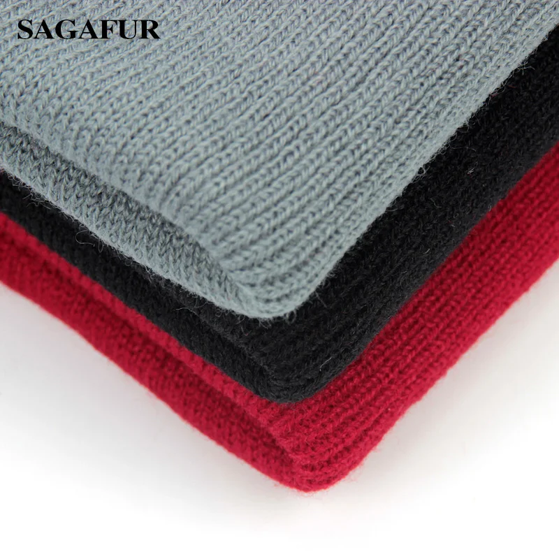 Теплая вязаная шапка Женская качественная с вышитыми буквами и милым котенком