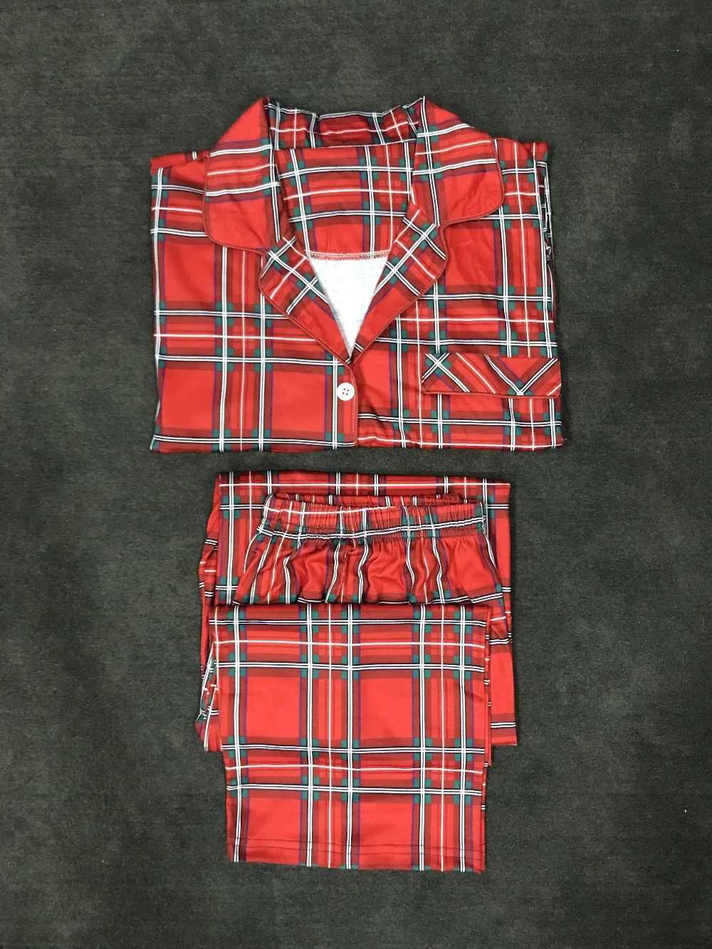 

Family Matching Christmas Pajamas 2018 Plaid Mother Daughter Family Matching Sleepwear Clothes Family Look X-mas Nightwear